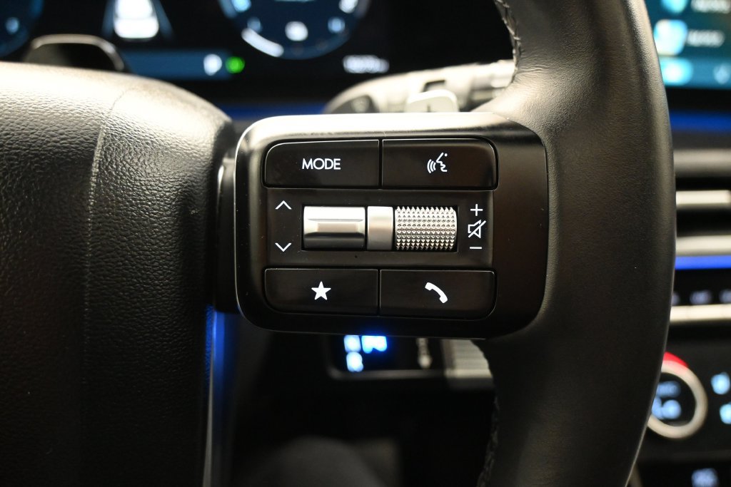 Used 2025 Hyundai Santa Fe Limited FWD image 19