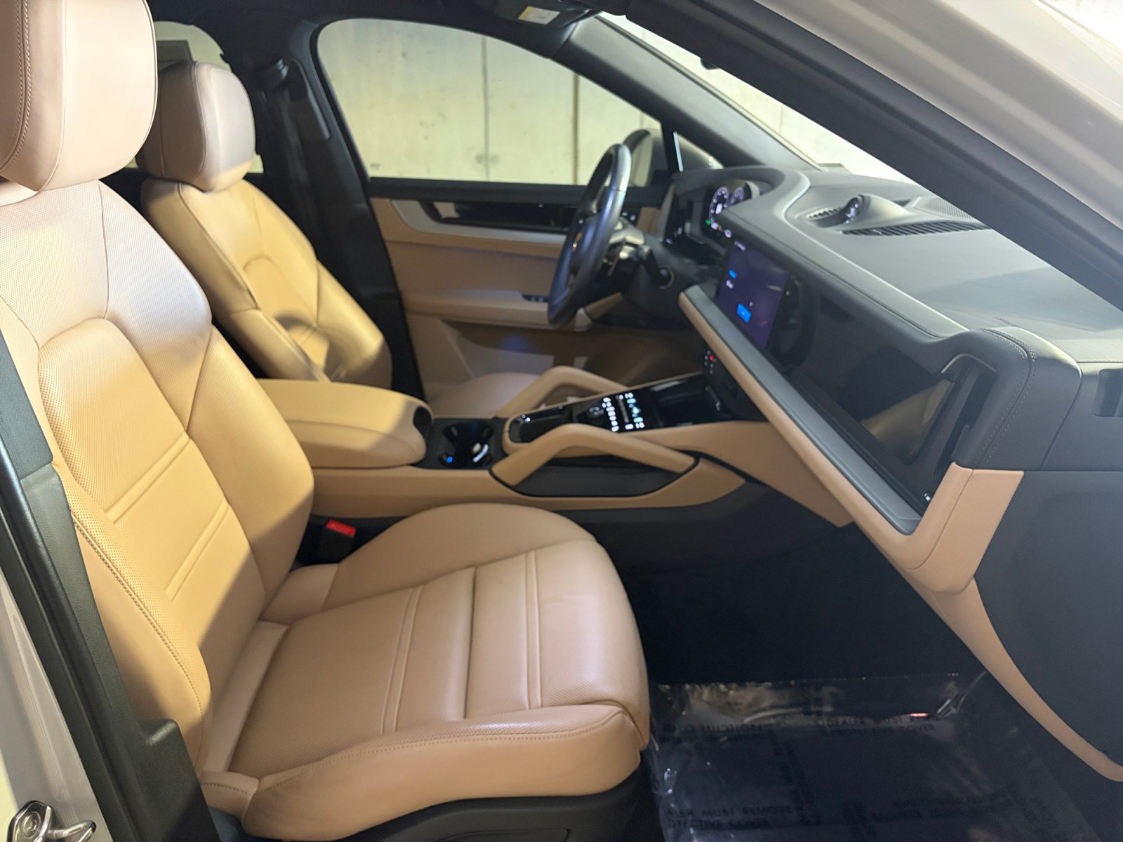 Certified 2024 Porsche Cayenne S AWD/4WD image 22