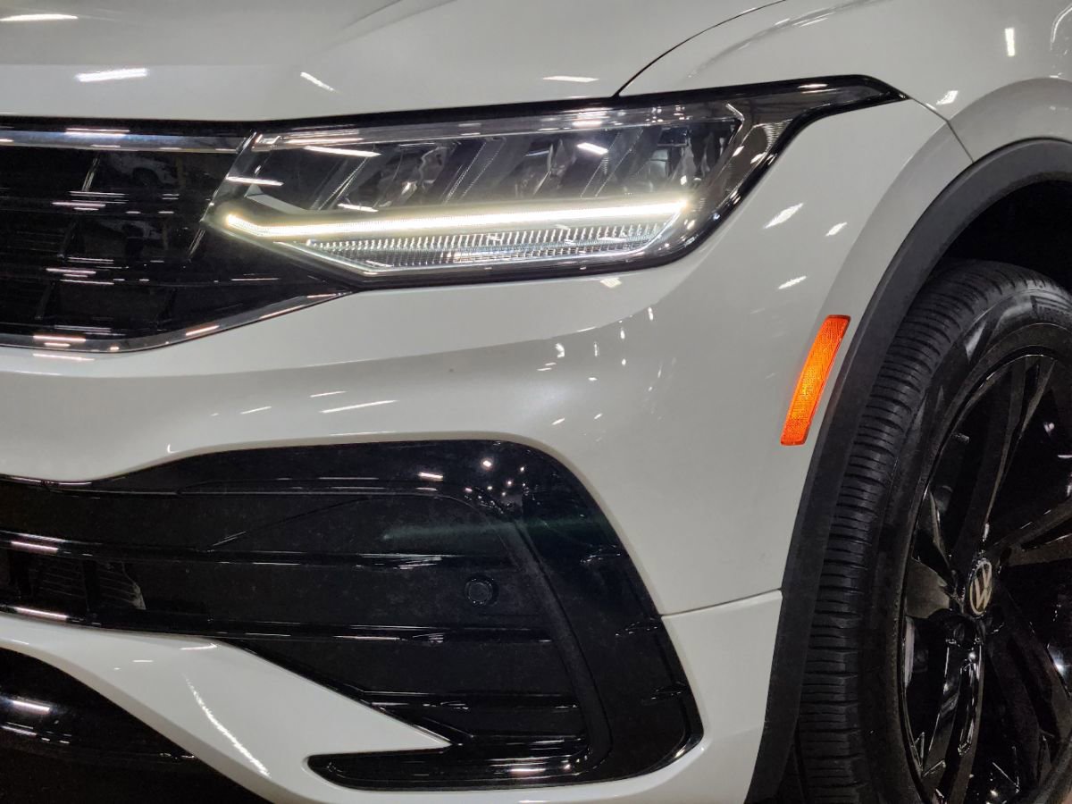 Used 2024 Volkswagen Tiguan SE R-Line image 13