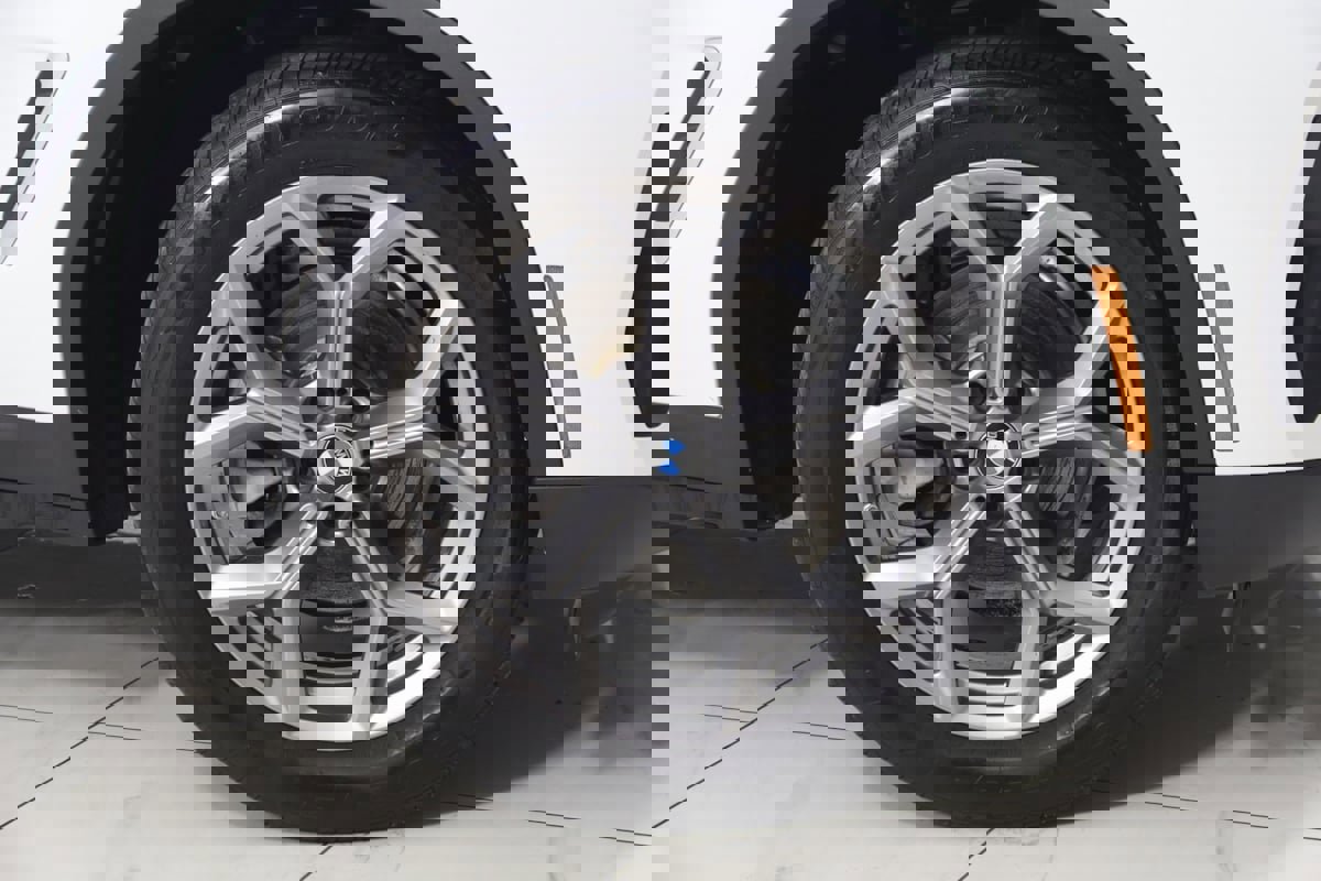 Used 2022 BMW X4 xDrive30i w/ Convenience Package image 15