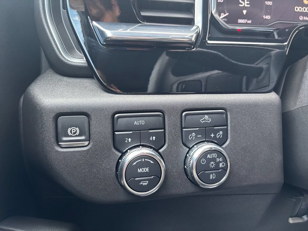 Used 2024 GMC Sierra 1500 Elevation w/ LPO, Elevation Black Package AWD/4WD image 23