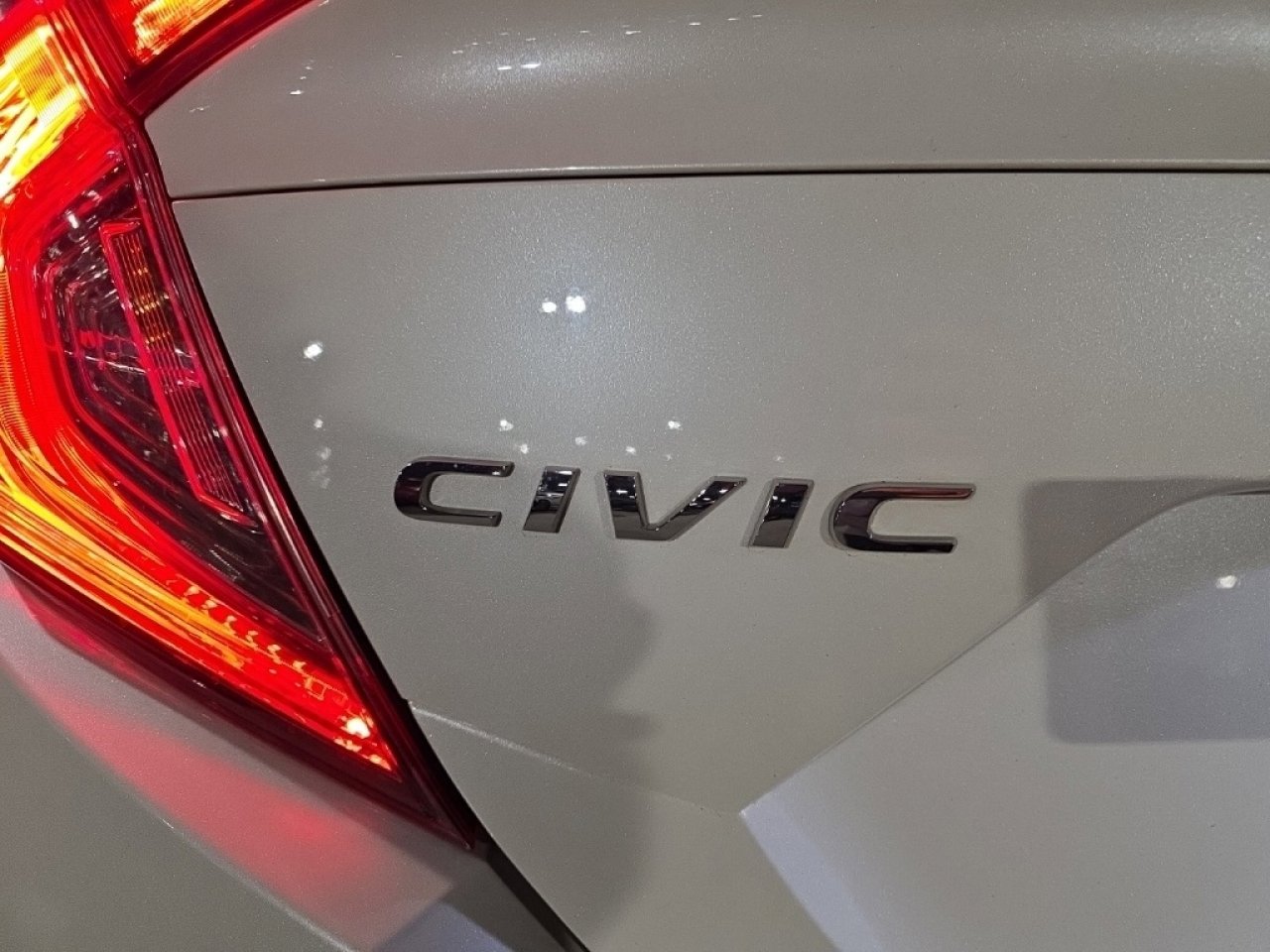 Used 2017 Honda Civic EX-T image 5