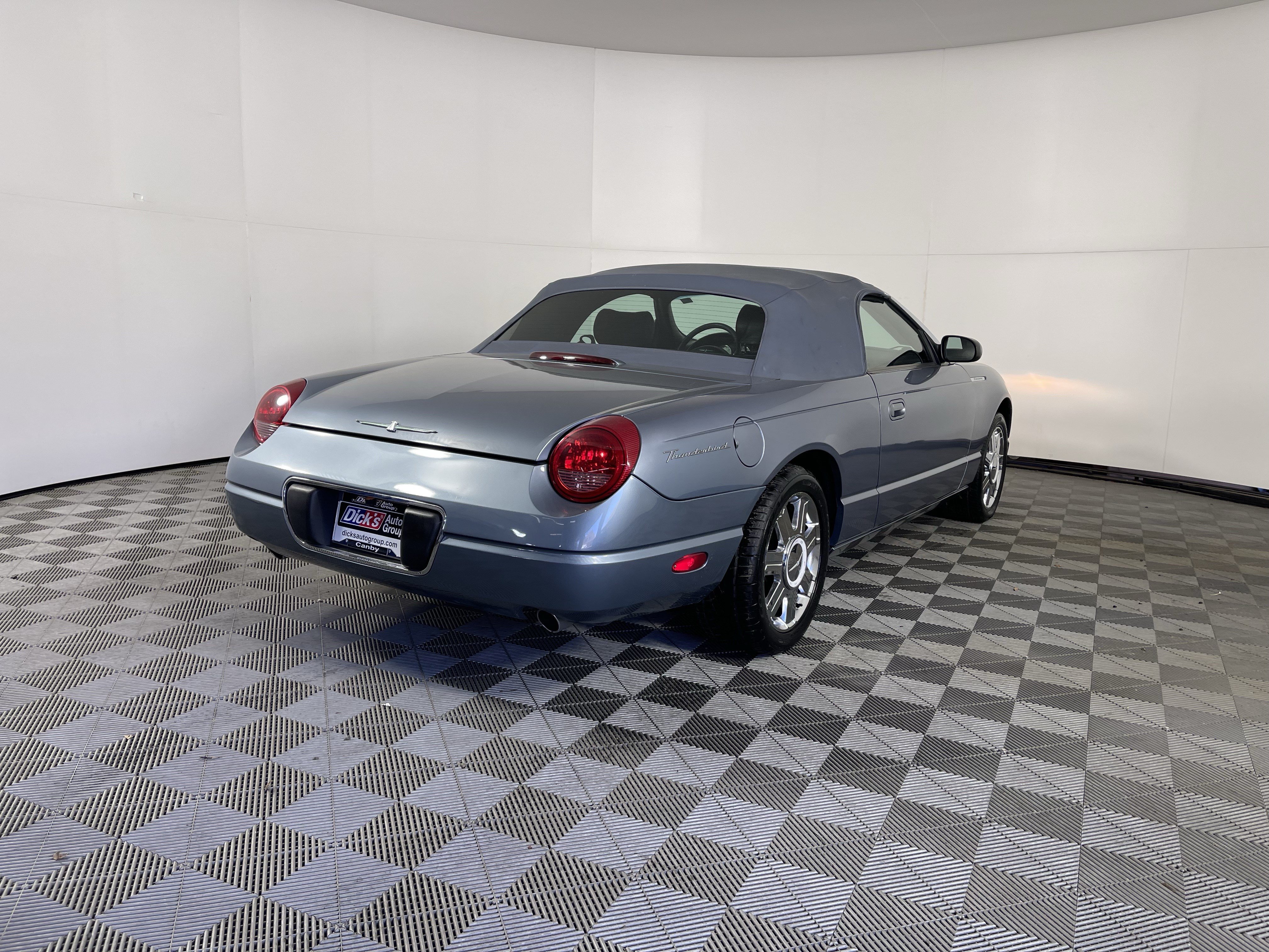 Used 2005 Ford Thunderbird RWD image 5