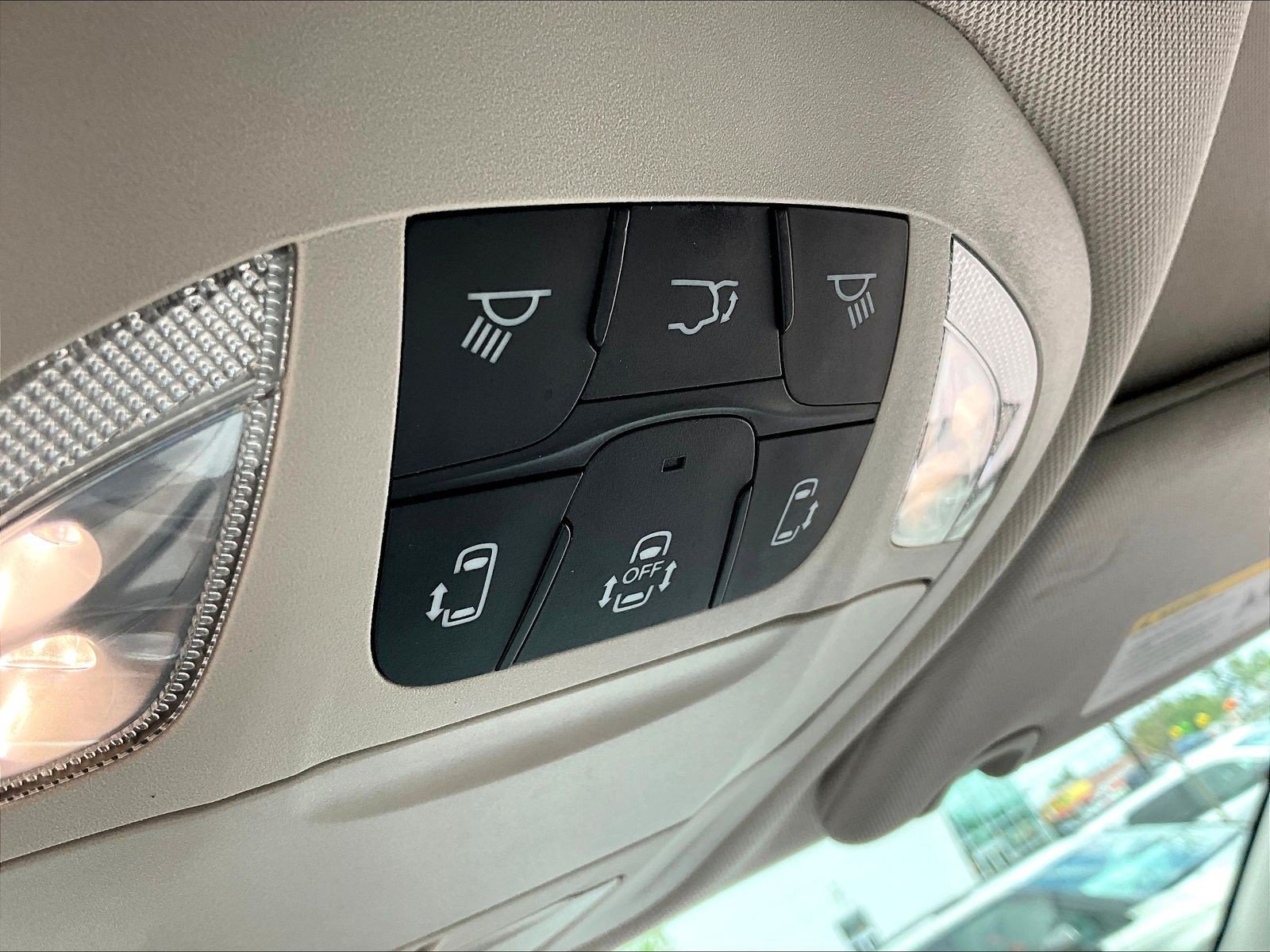 Used 2022 Chrysler Pacifica Touring-L FWD image 38