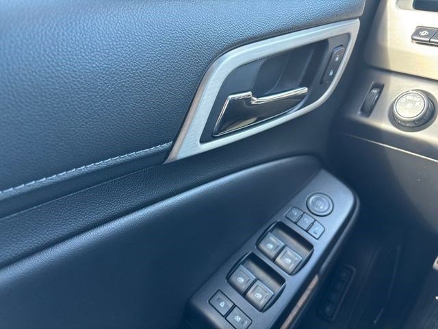 Used 2018 GMC Yukon XL Denali image 12
