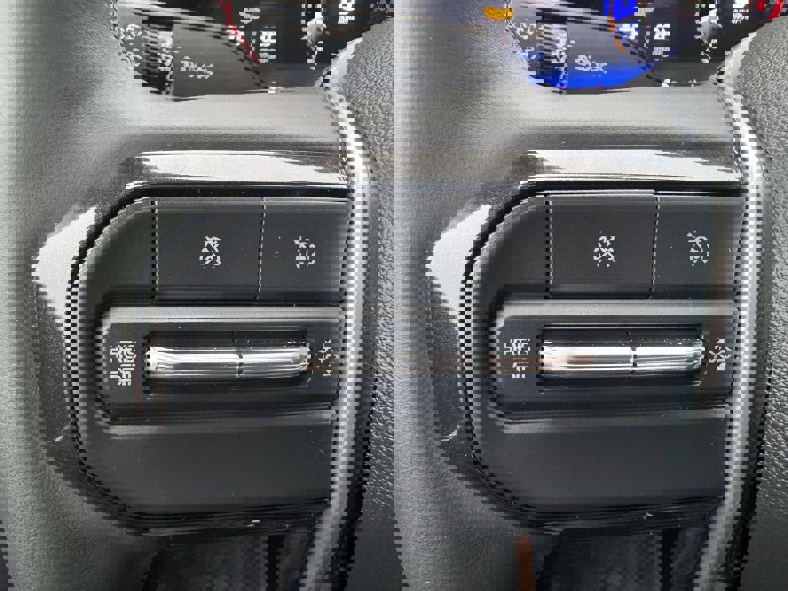 Used 2024 Chevrolet Colorado Z71 w/ Z71 Convenience Package 2 image 16