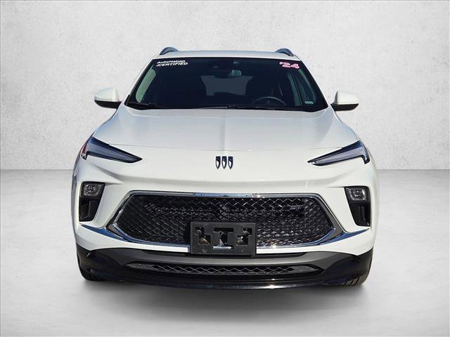 Used 2024 Buick Encore GX Sport Touring image 2