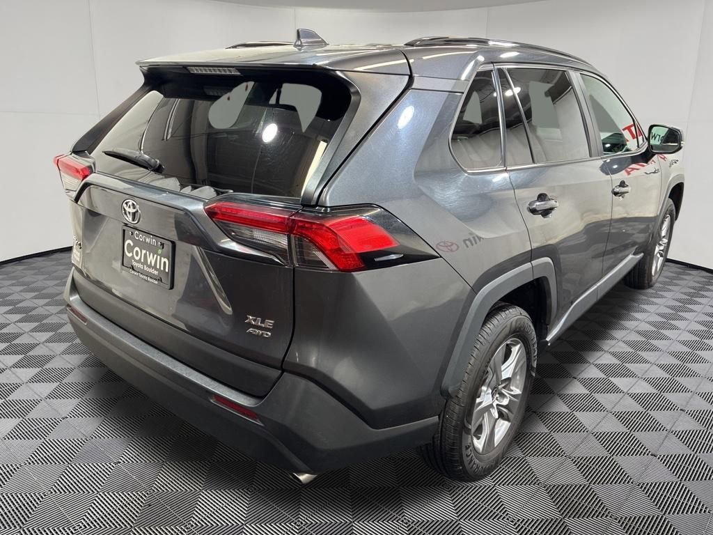 Used 2023 Toyota RAV4 XLE AWD/4WD image 7