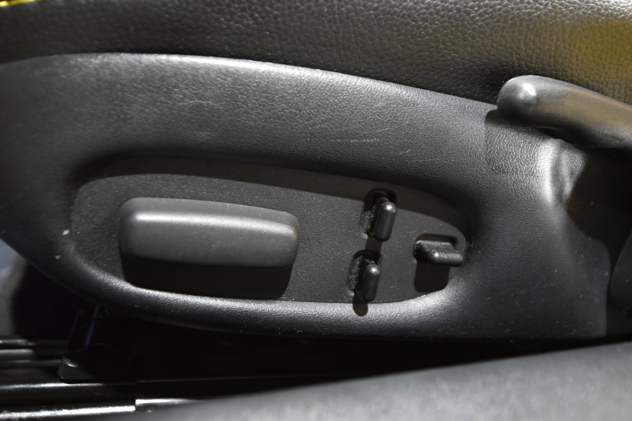 Used 2003 Chevrolet Corvette Convertible w/ Preferred Equipment Group1 image 30