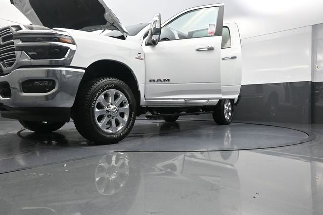 New 2026 RAM 3500 Laramie AWD/4WD image 37