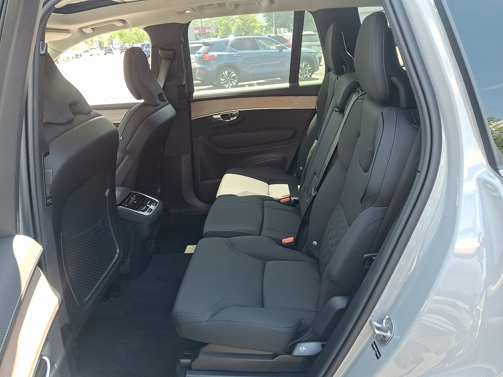 New 2026 Volvo XC90 B6 Plus w/ Protection Package Premier image 10