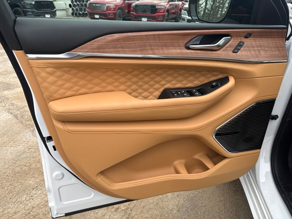 New 2026 Jeep Grand Cherokee Summit AWD/4WD image 20