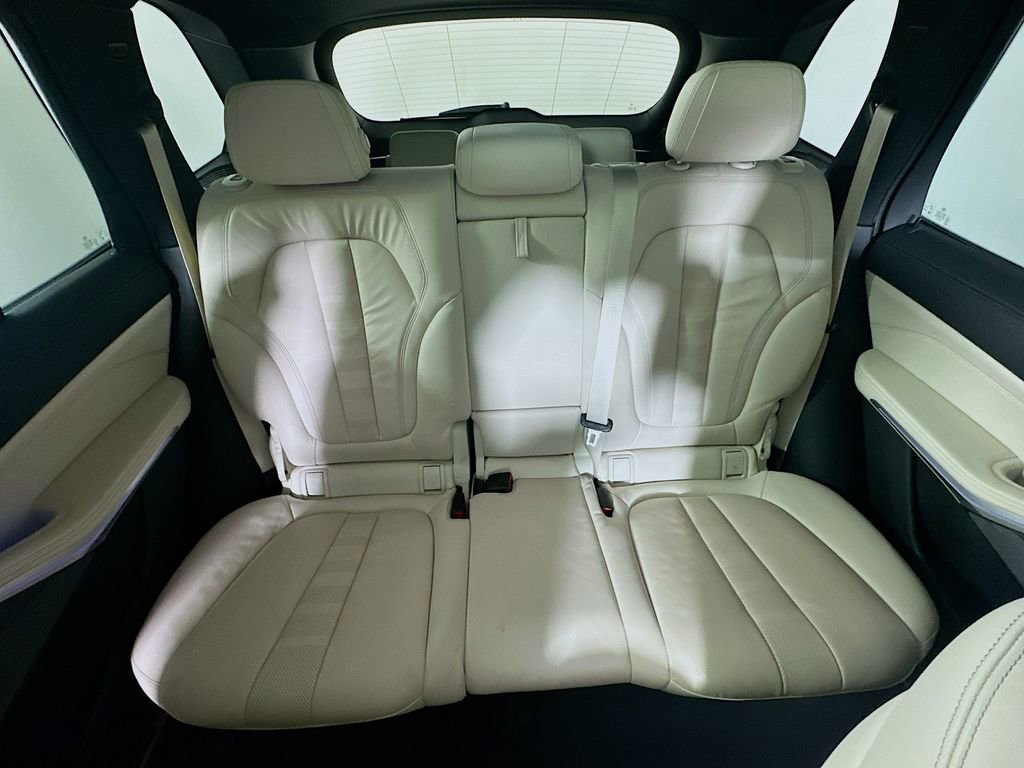Used 2021 BMW X5 xDrive40i w/ M Sport Package image 13