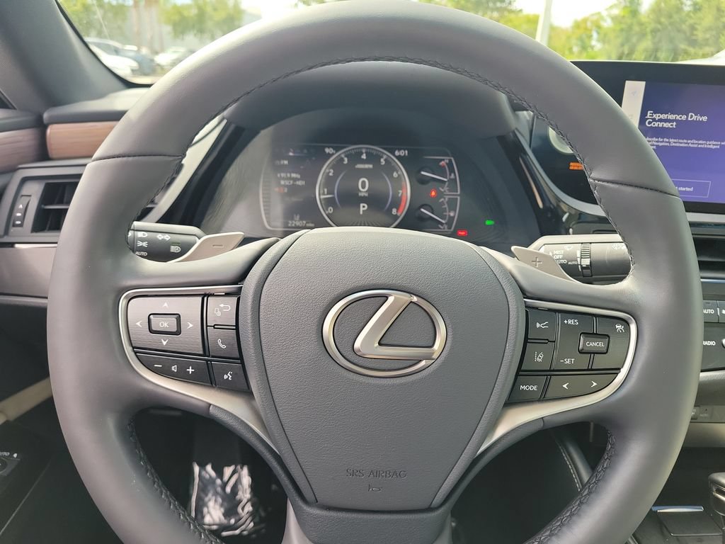 Used 2023 Lexus ES 350 w/ Premium Package FWD image 9