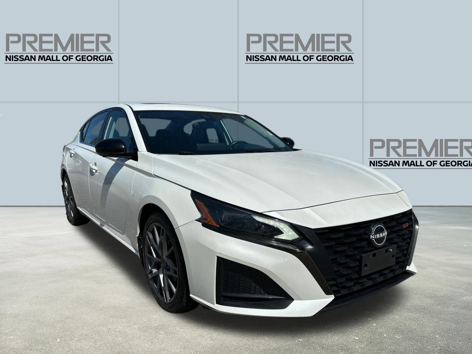 Certified 2023 Nissan Altima 2.0 SR FWD image 3