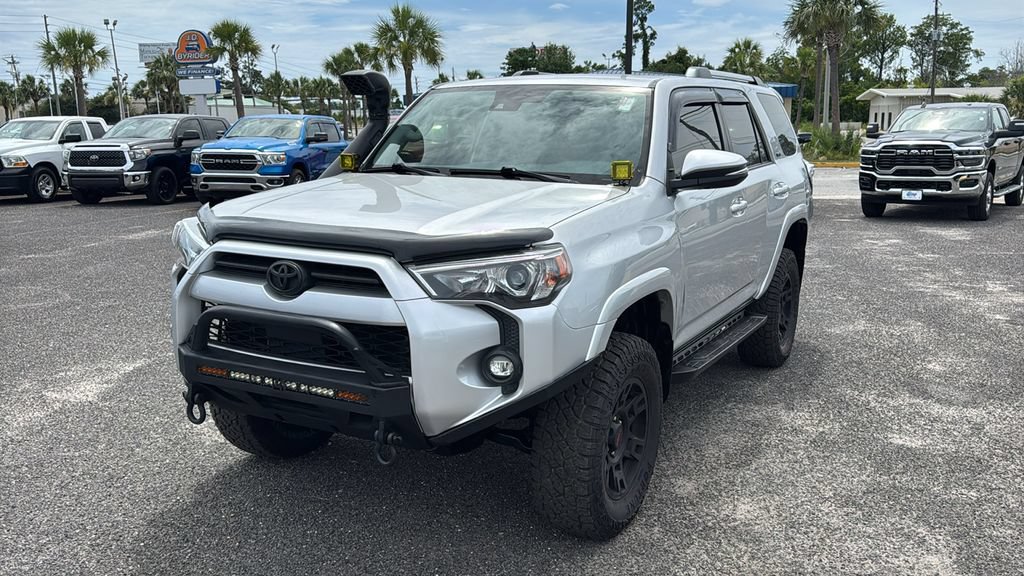 Used 2021 Toyota 4Runner SR5 Premium AWD/4WD image 2