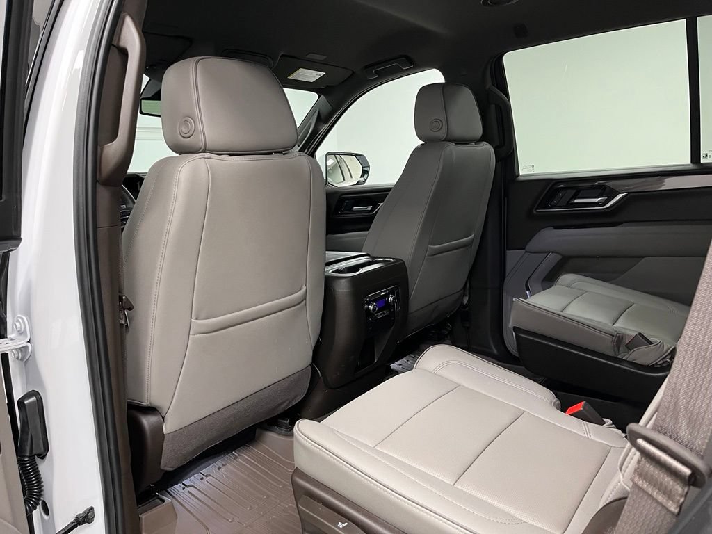 Used 2025 GMC Yukon Elevation AWD/4WD image 44