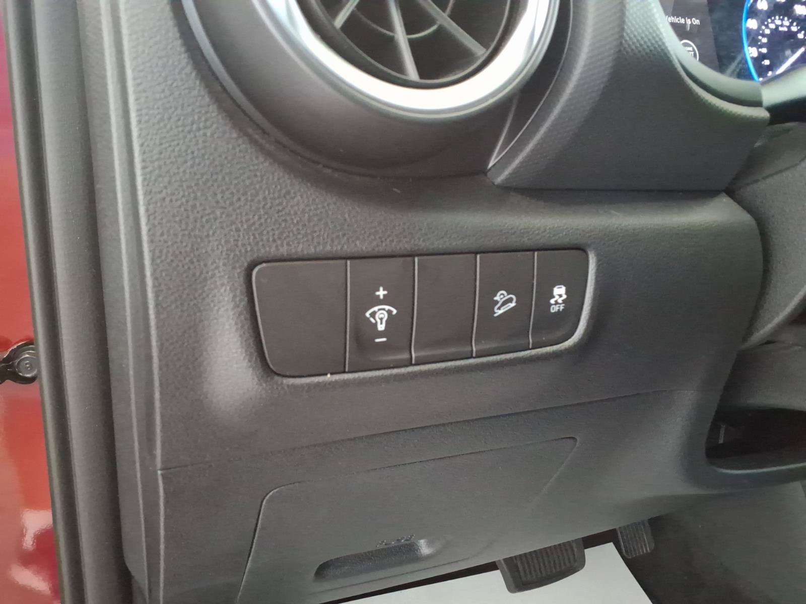 Certified 2023 Hyundai Kona SEL AWD/4WD image 21