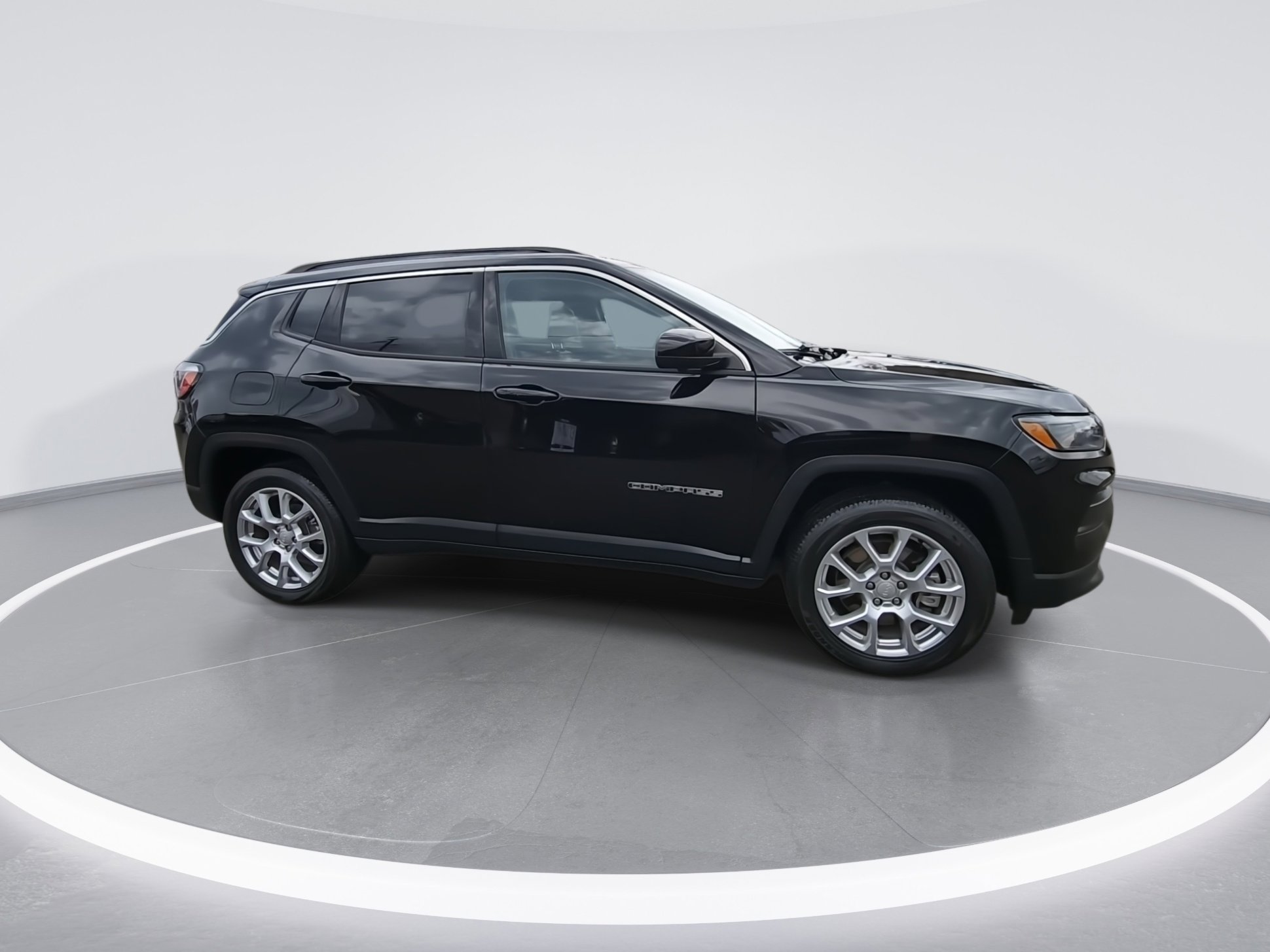 Certified 2023 Jeep Compass Latitude image 2