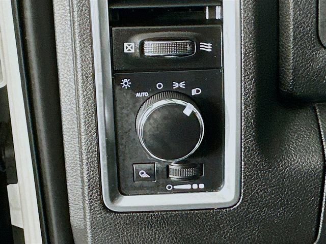 Used 2021 RAM 1500 Classic SLT image 12