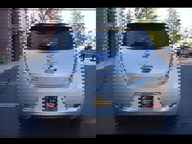 Used 2016 Nissan Leaf SV image 9