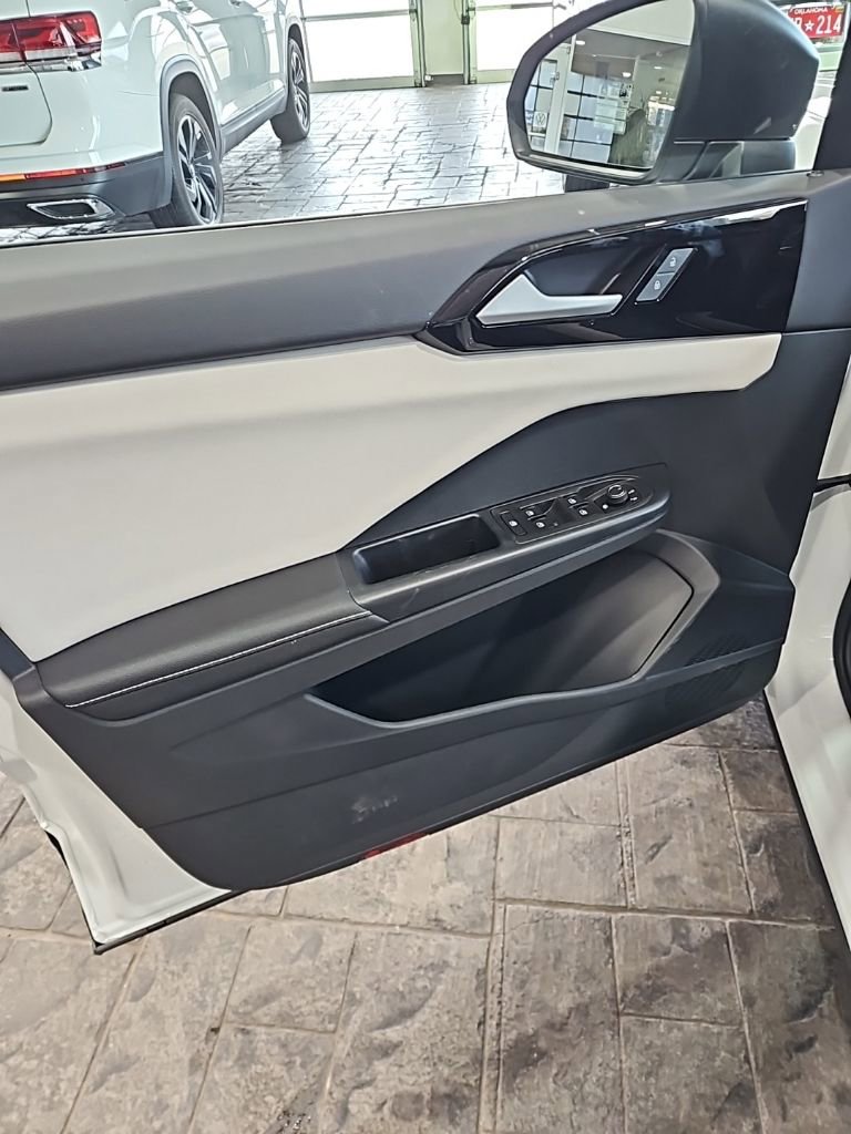 New 2026 Volkswagen Taos S image 25