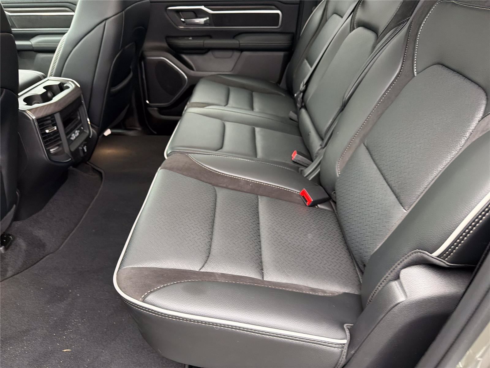 Used 2026 RAM 1500 Laramie AWD/4WD image 18