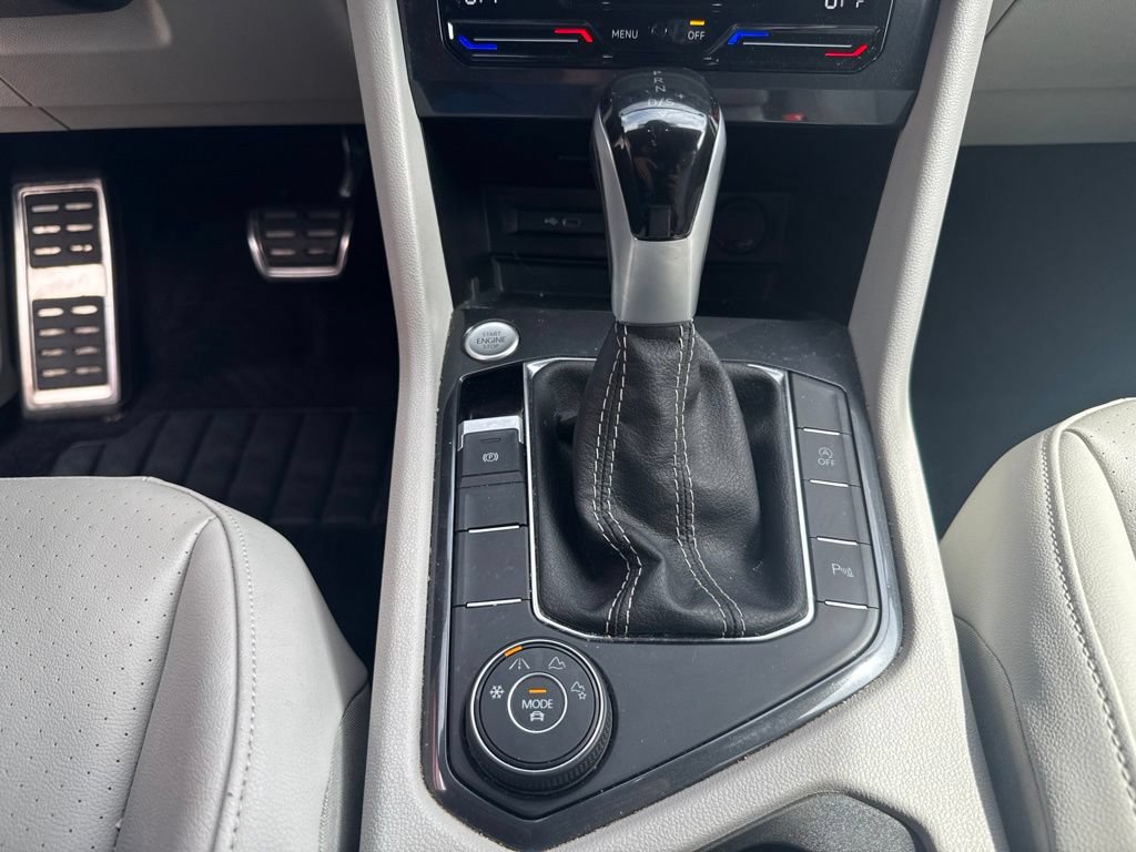 Used 2024 Volkswagen Tiguan SE R-Line AWD/4WD image 44