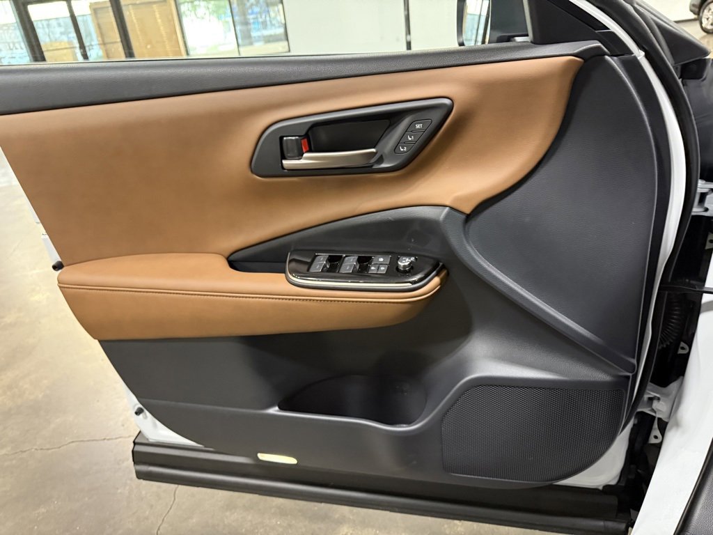 New 2025 Toyota Crown Signia Limited image 23