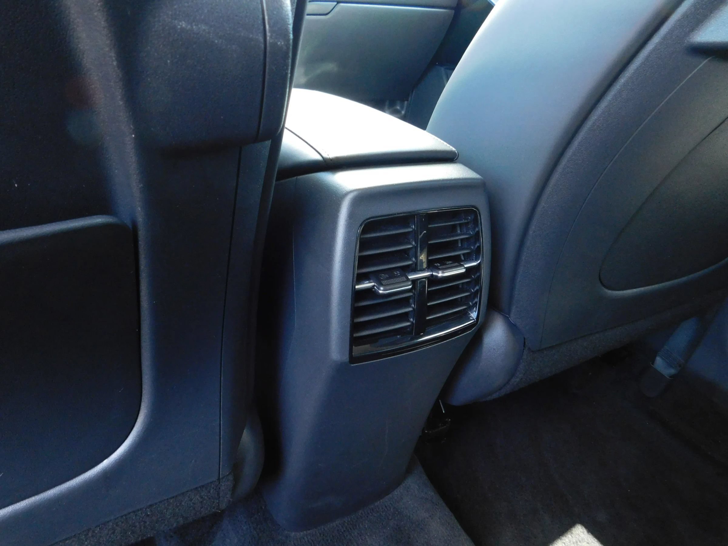Used 2023 Kia Niro EX FWD image 11