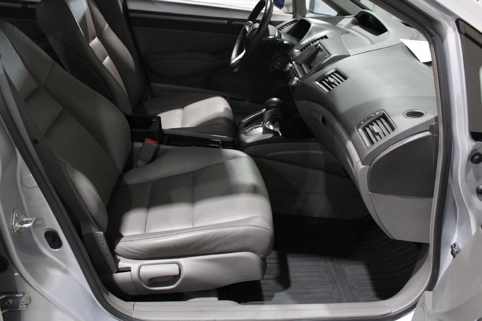 Used 2010 Honda Civic EX-L image 17