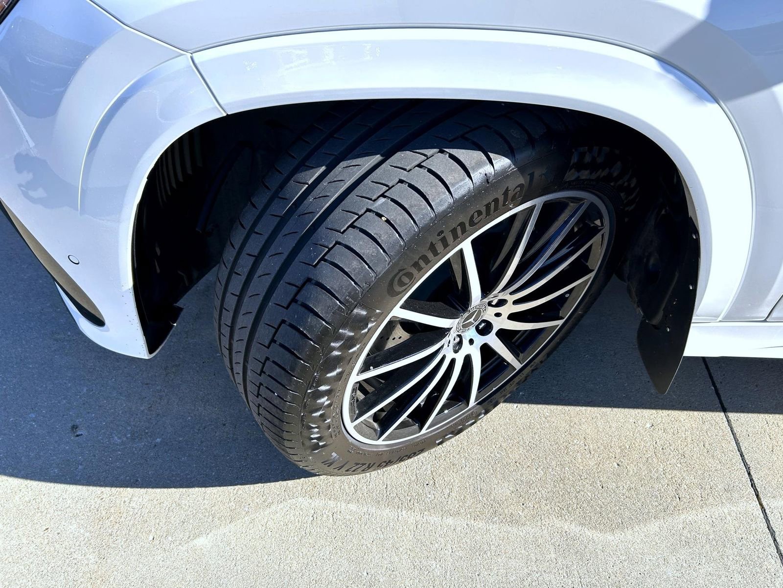 Used 2025 Mercedes-Benz GLS 450 4MATIC image 23