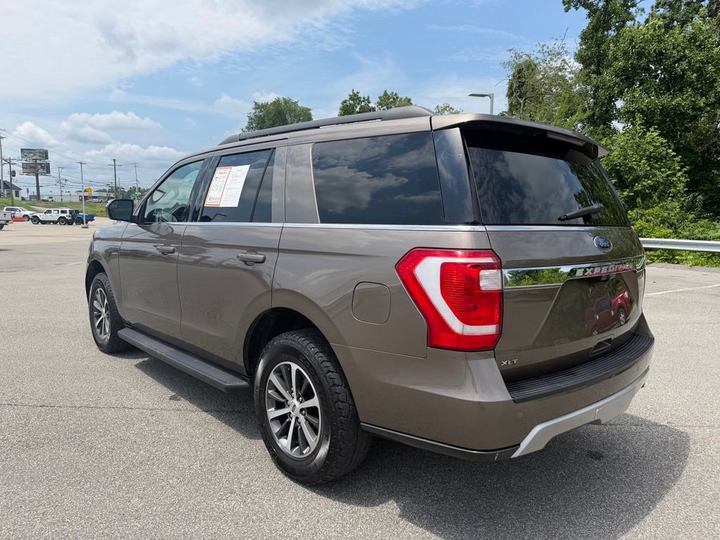 Used 2018 Ford Expedition XLT AWD/4WD image 3