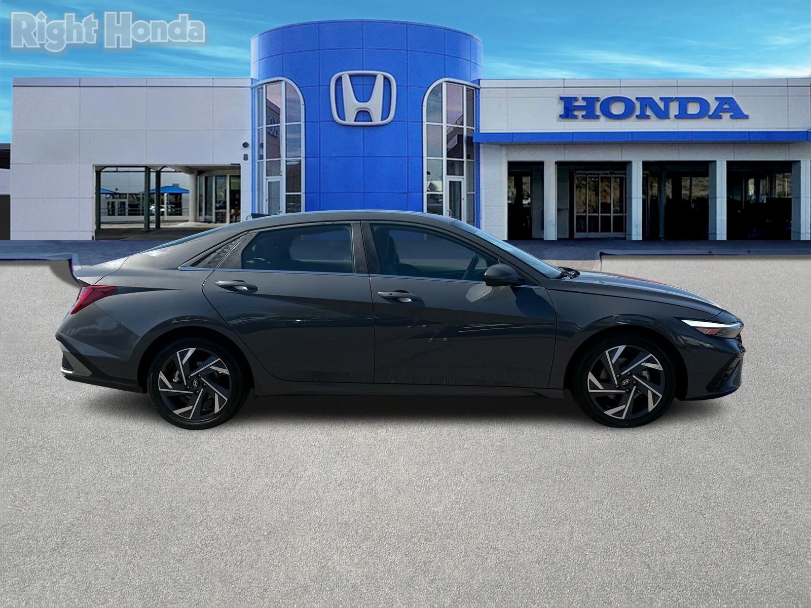 Used 2025 Hyundai Elantra SEL image 9