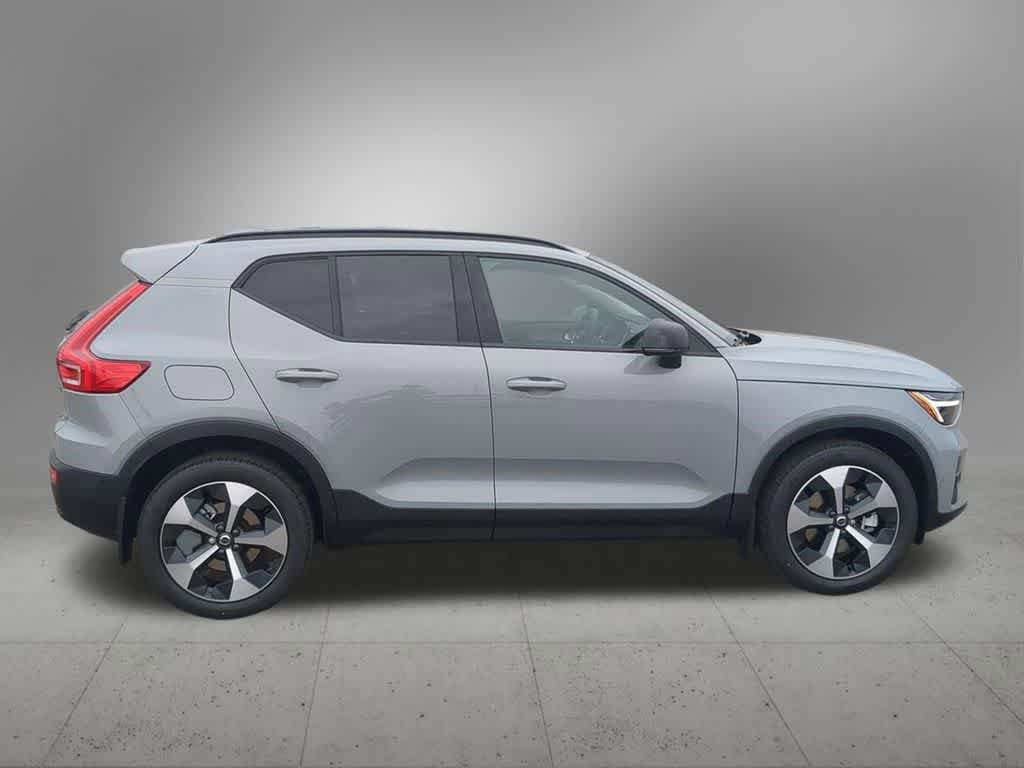 New 2026 Volvo XC40 B5 Plus w/ Protection Package Premier AWD/4WD image 7