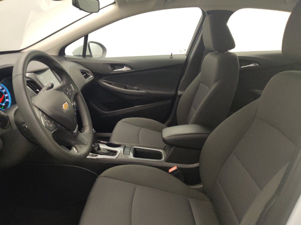 Used 2017 Chevrolet Cruze LT FWD image 17