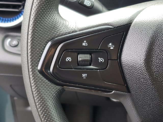 Used 2025 Chevrolet Trax LT FWD image 14