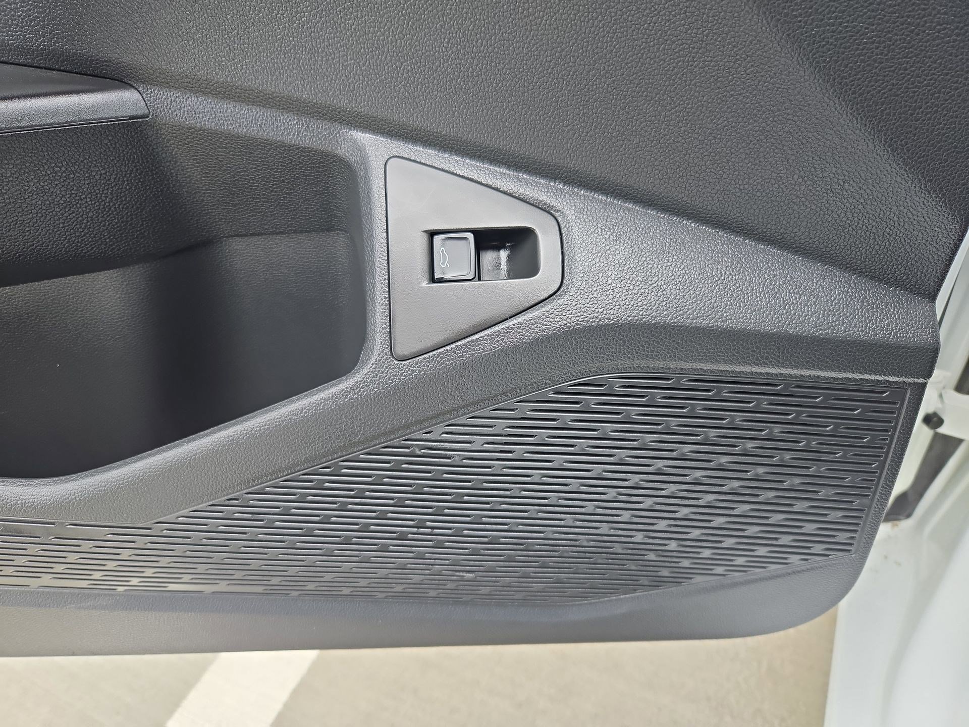 Used 2025 Volkswagen Jetta Sport image 14