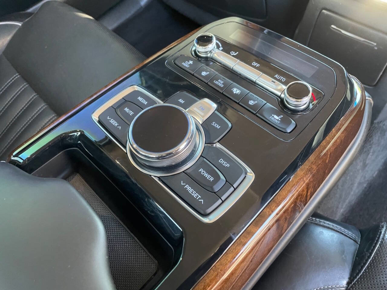 Used 2017 Genesis G90 3.3T Premium image 12