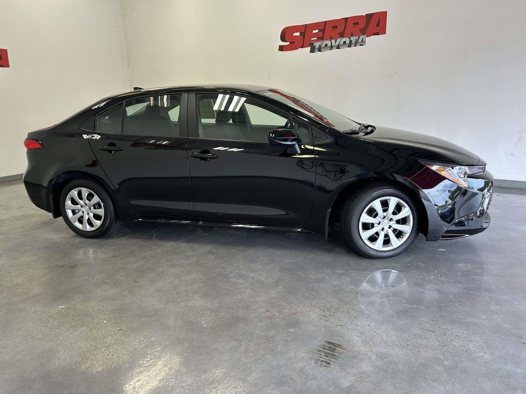 Used 2026 Toyota Corolla LE FWD image 2