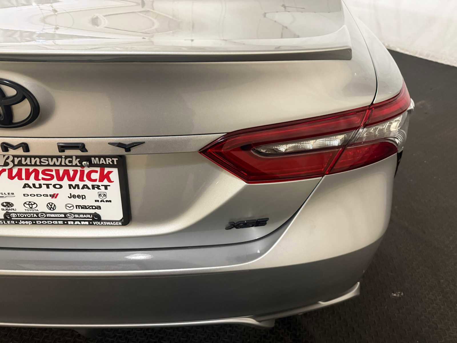 Used 2022 Toyota Camry XSE FWD image 18