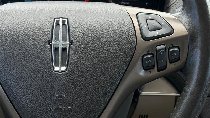 Used 2011 Lincoln MKX 2WD w/ 101A Rapid Spec Order Code image 32