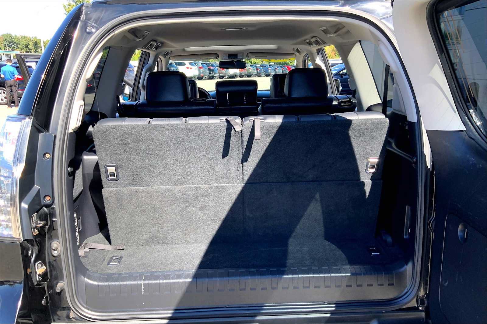Used 2014 Lexus GX 460 Luxury AWD/4WD image 35