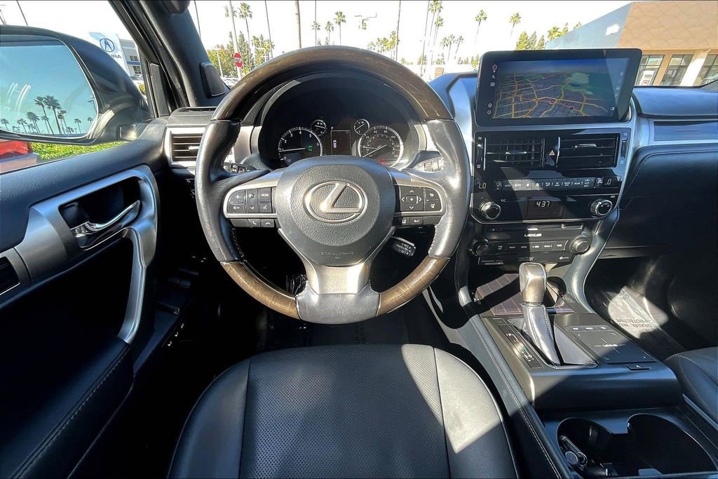 Used 2023 Lexus GX 460 Premium w/ Accessory Package image 7