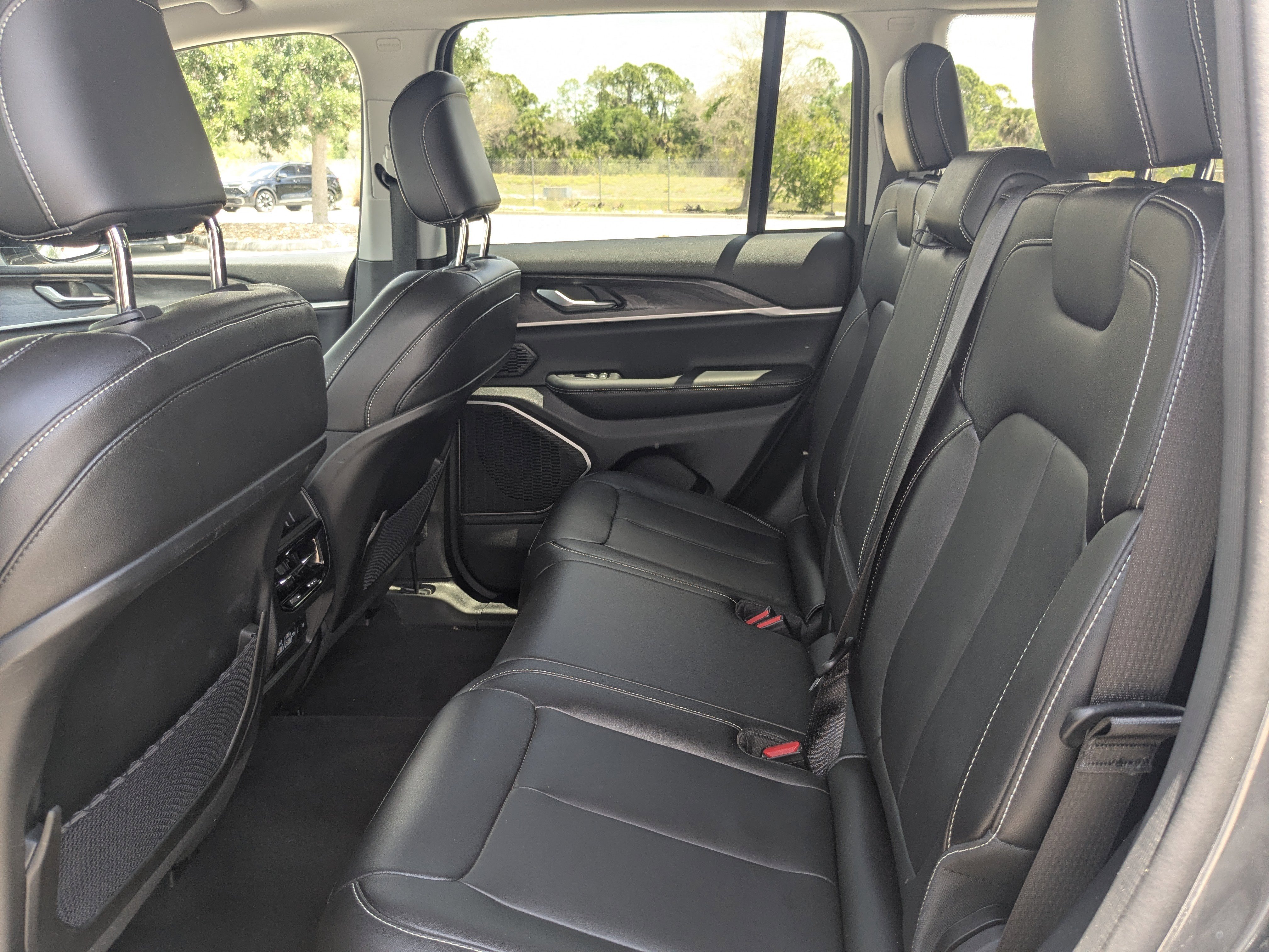 Used 2022 Jeep Grand Cherokee Limited 4xe AWD/4WD image 17