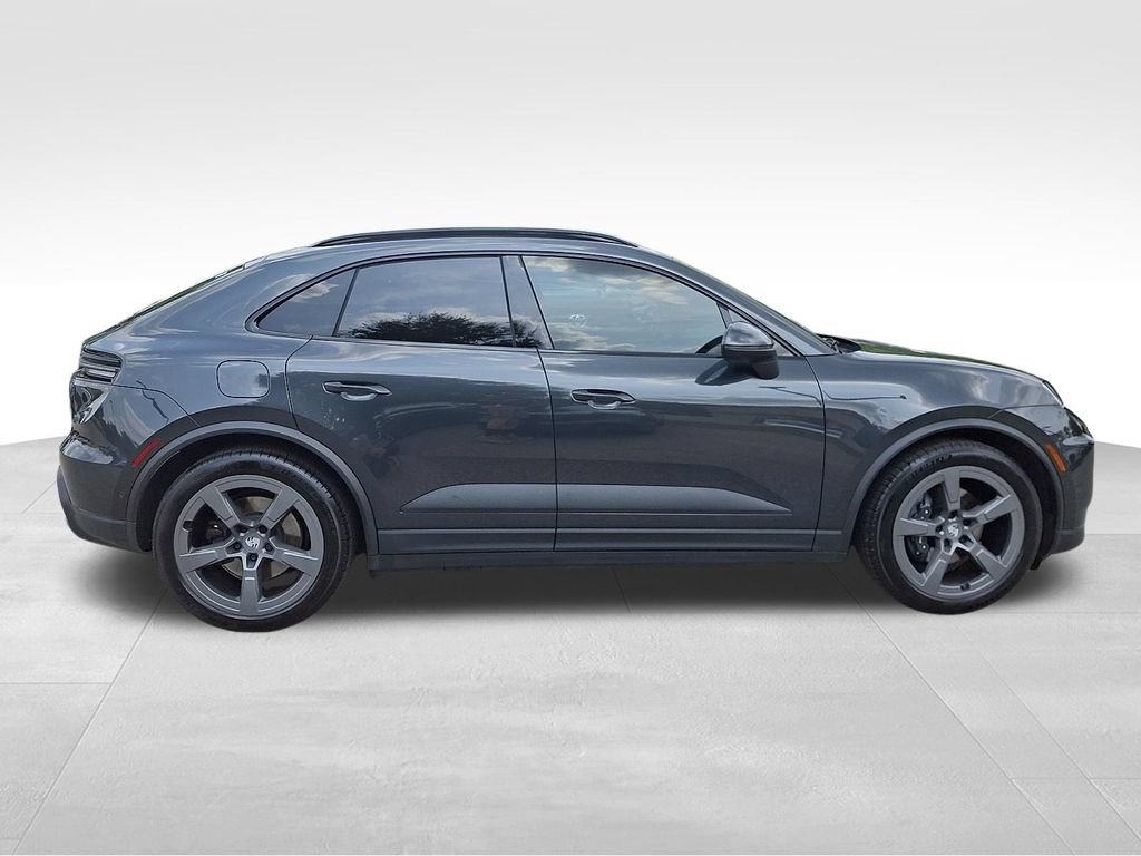 Used 2025 Porsche Macan Electric RWD image 7