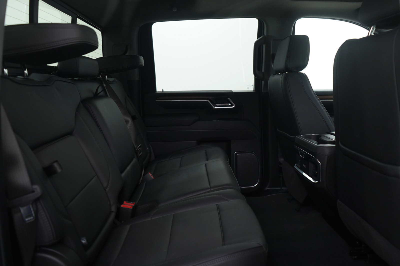 Used 2025 GMC Sierra 2500 Denali image 12