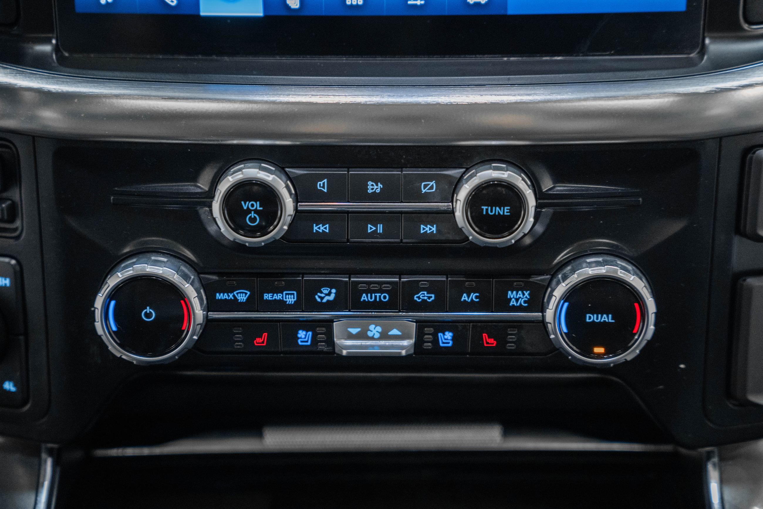 Certified 2023 Ford F150 Lariat w/ Equipment Group 502A High image 31