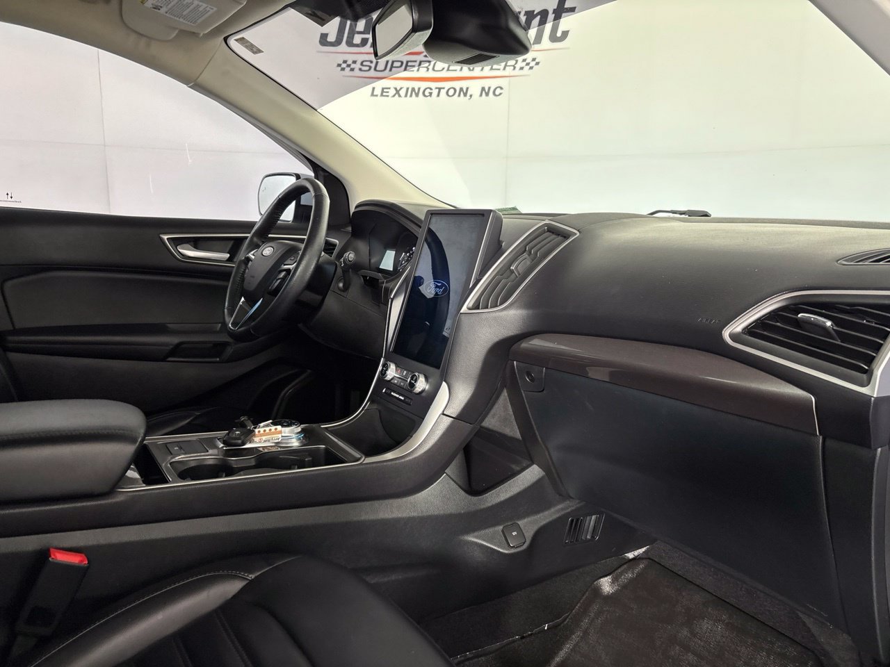 Used 2024 Ford Edge SEL AWD/4WD image 30