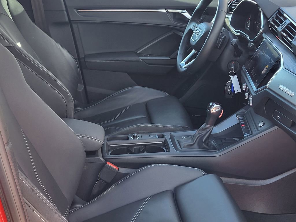 Used 2023 Audi Q3 2.0T Premium Plus w/ Premium Plus Package image 27